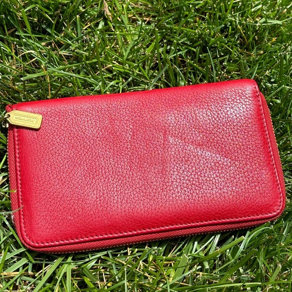 Coach | Vintage Red Sonoma Full length Zip Around Wallet - Picture 1 of 7